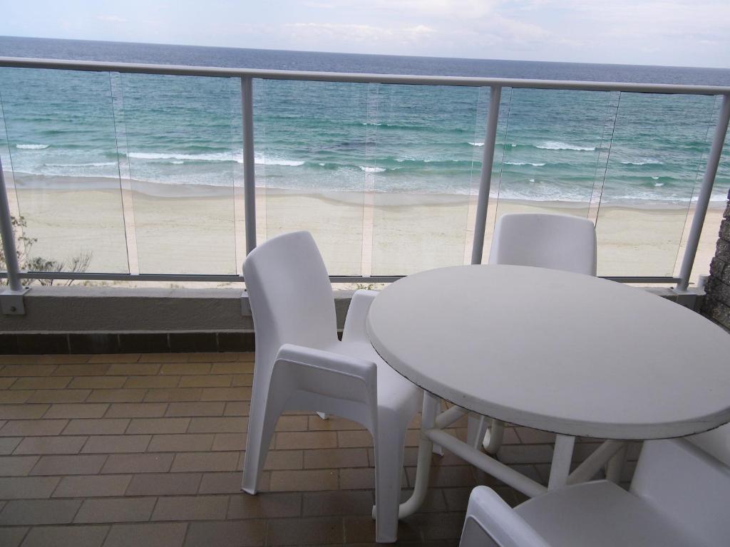 Aparthotel Pacific Surf Absolute Beachfront 3*